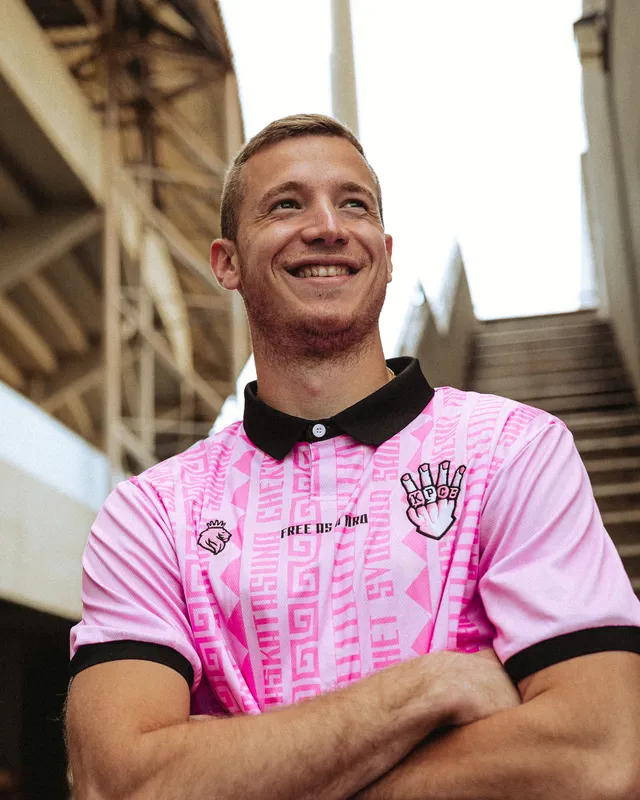 Розовая форма «Красава» с принтом «СВОБОДА»